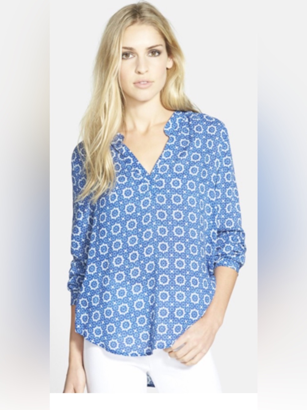 Velvet by Graham & Spencer Blue & White Geometric Printed Blouse - Size S